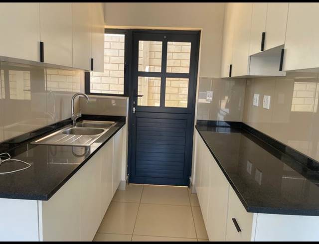 BUSINESS PROPERTY TO RENT IN EASTBURY